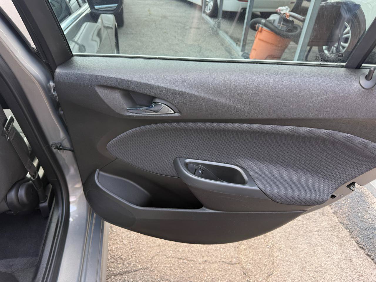 Used 2018 Chevrolet Cruze LT w/ Convenience Package FWD image 46
