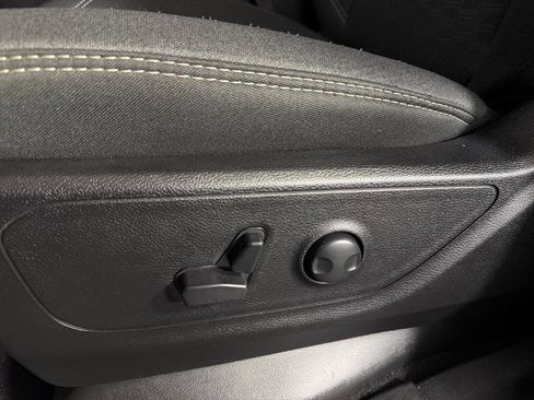 Used 2025 RAM 1500 Big Horn AWD/4WD image 24