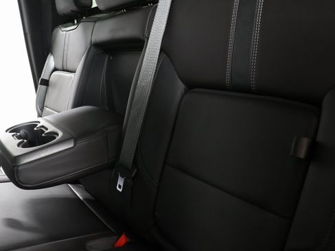 Used 2019 Chevrolet Silverado 1500 High Country image 29