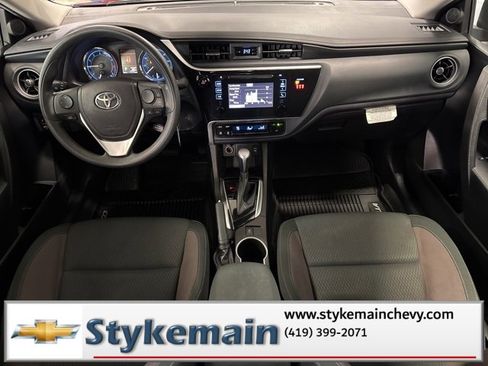 Used 2018 Toyota Corolla L image 3