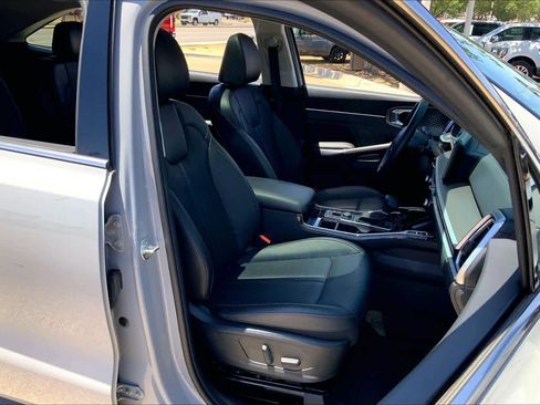 Used 2024 Kia Sorento SX FWD image 9