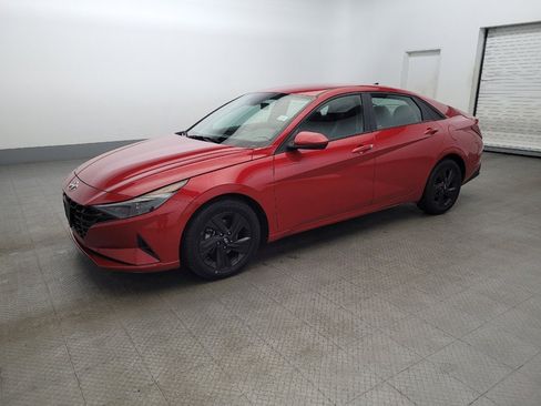 Used 2022 Hyundai Elantra SEL w/ Cargo Package image 2