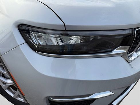 Used 2022 Jeep Grand Cherokee Limited image 22