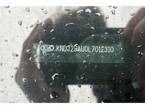 Used 2020 Kia Soul S FWD image 2