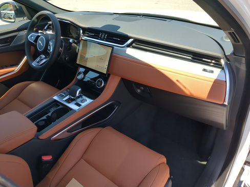 New 2026 Jaguar F-PACE R-Dynamic S image 10