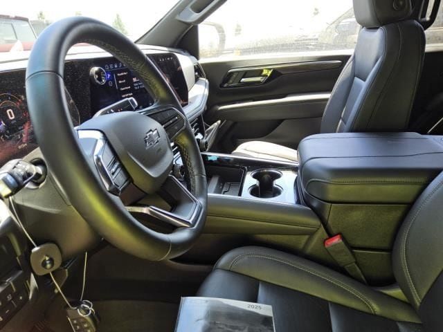 Used 2025 Chevrolet Tahoe Z71 w/ Z71 Off-Road Package AWD/4WD image 8
