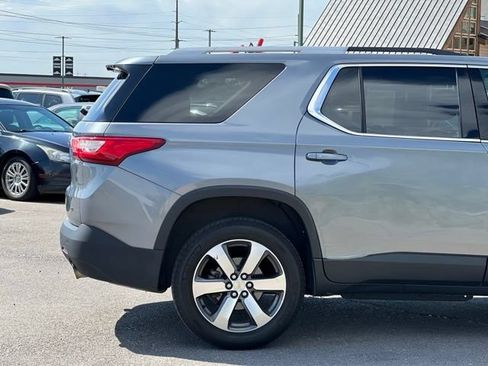 Used 2018 Chevrolet Traverse LT AWD/4WD image 7