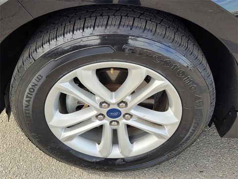 Used 2019 Ford Edge SEL image 14