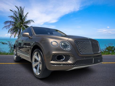 Used 2018 Bentley Bentayga image 40