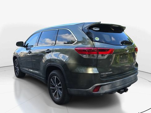 Used 2017 Toyota Highlander XLE FWD image 6