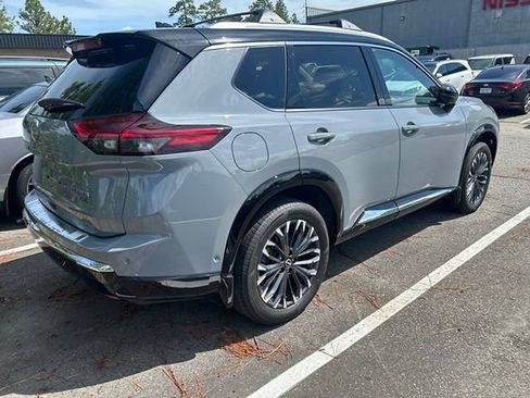 Certified 2026 Nissan Rogue Platinum w/ Platinum Premium Package AWD/4WD image 3