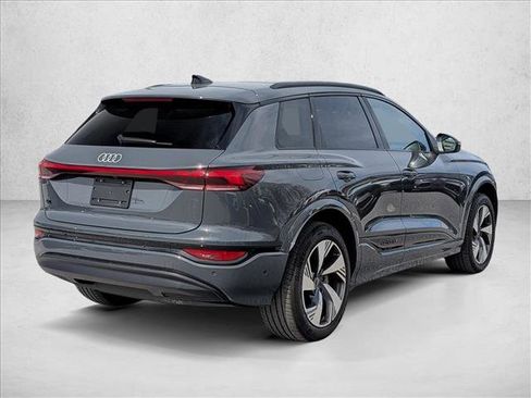 Used 2025 Audi Q6 e-tron Premium Plus w/ Premium Plus image 5