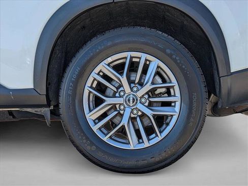 Used 2023 Nissan Rogue S image 24