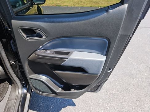 Used 2022 Chevrolet Colorado Z71 AWD/4WD image 28