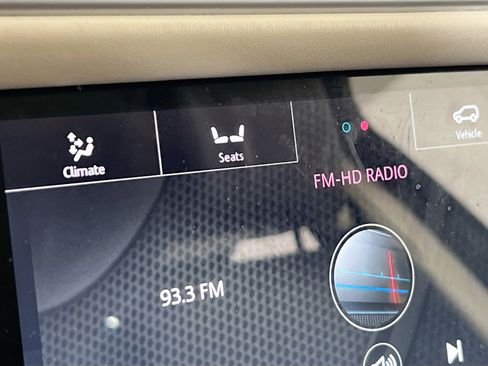 Used 2020 Land Rover Range Rover HSE image 19