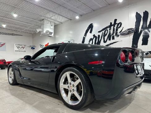 Used 2005 Chevrolet Corvette Coupe w/ Preferred Equipment Group RWD image 18