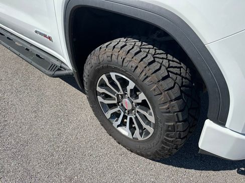 Used 2021 GMC Sierra 1500 AT4 w/ AT4 Value Package AWD/4WD image 12