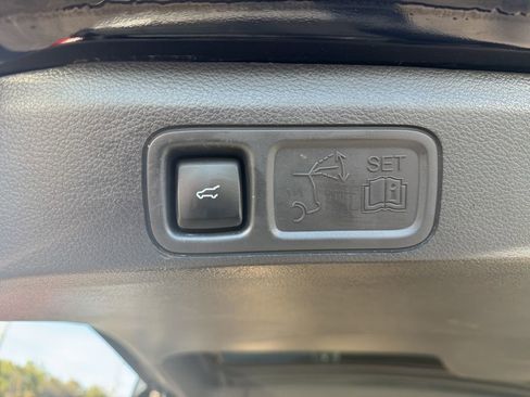 Certified 2024 Ford Expedition Limited image 30