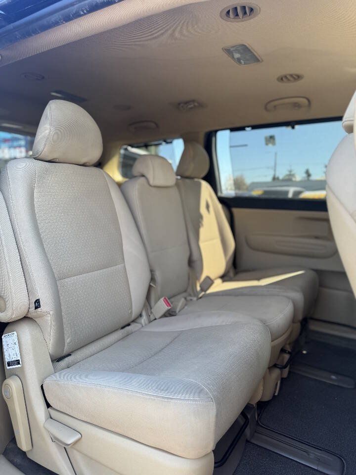 Used 2016 Kia Sedona LX w/ LX Convenience Package FWD image 10