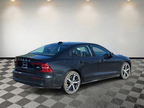 Used 2024 Volvo S60 B5 Plus w/ Climate Package image 3