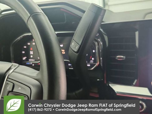 Used 2025 GMC Sierra 1500 SLT AWD/4WD image 29