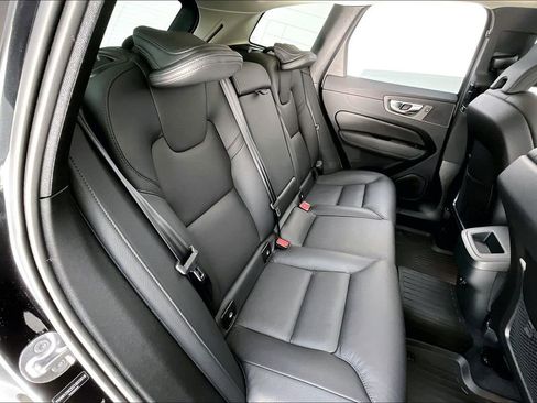 Used 2025 Volvo XC60 B5 Plus w/ Protection Package Premier image 33