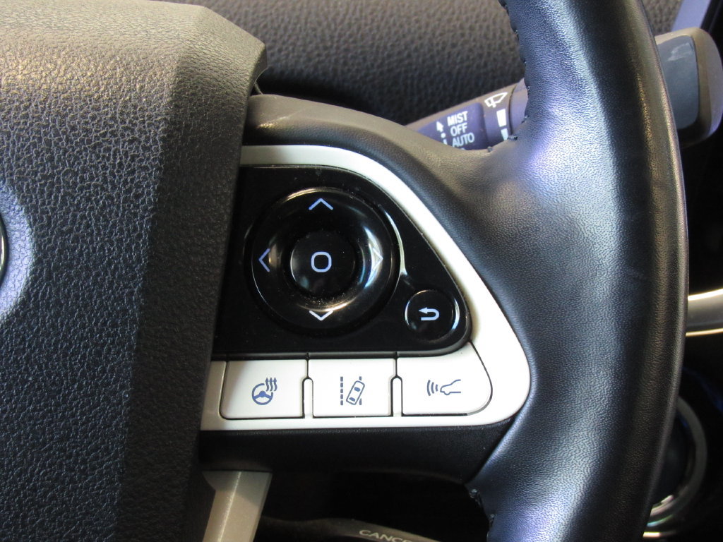 Certified 2019 Toyota Prius Prime Advanced w/ Carpet Mat Package FWD image 26