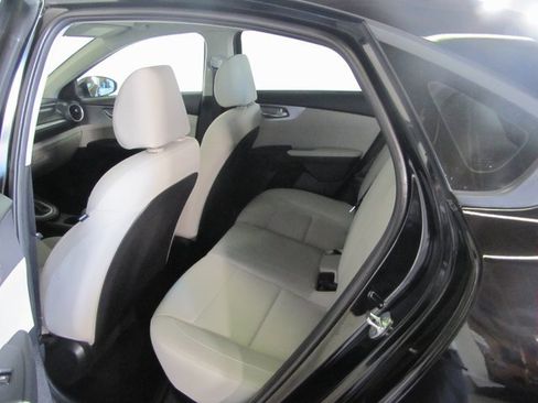 Used 2022 Kia Forte LXS image 12