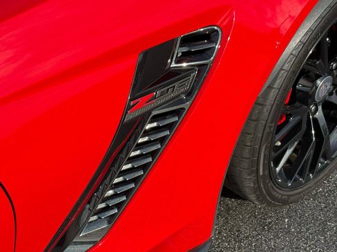 Used 2015 Chevrolet Corvette Z06 w/ 3LZ Preferred Equipment Group RWD image 37