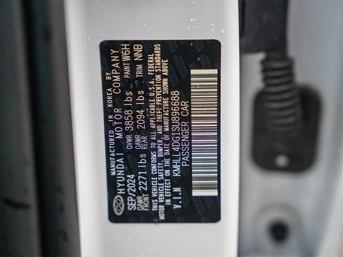 Certified 2025 Hyundai Elantra SE w/ Cargo Package image 29