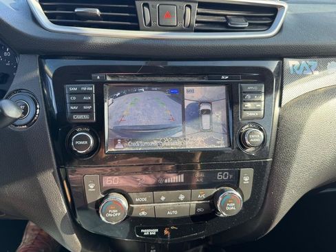 Used 2016 Nissan Rogue SL w/ SL Premium Package FWD image 20