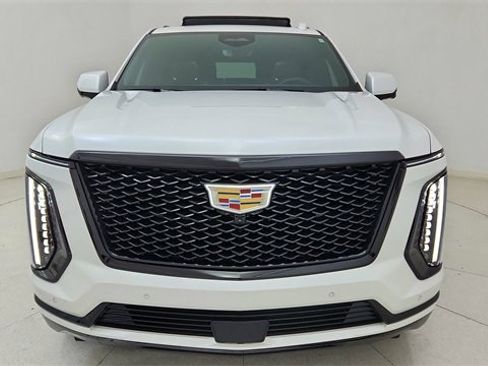 Used 2025 Cadillac Escalade Sport w/ Touring Package image 13