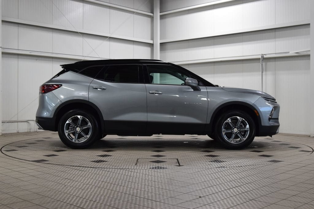 New 2026 Chevrolet Blazer LT w/ Sound & Technology Package AWD/4WD image 9