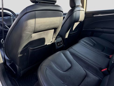 Used 2019 Ford Fusion Titanium image 5