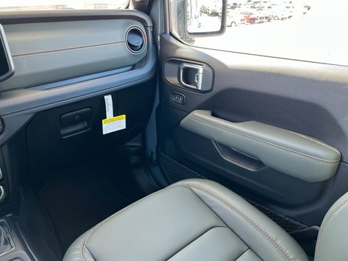 New 2026 Jeep Gladiator Mojave image 10