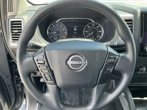 Used 2024 Nissan Frontier SV RWD image 15