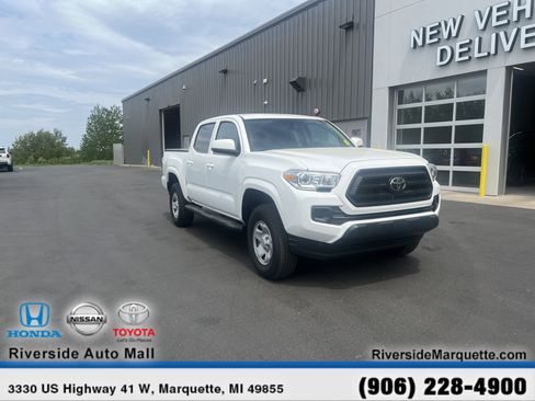 Used 2023 Toyota Tacoma SR AWD/4WD image 1