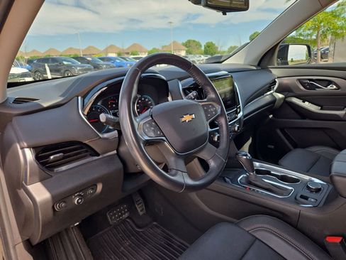 Used 2019 Chevrolet Traverse Premier w/ Driver Confidence II Package FWD image 2