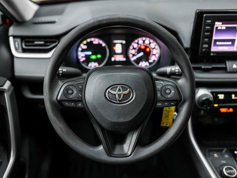 Certified 2020 Toyota RAV4 LE image 25