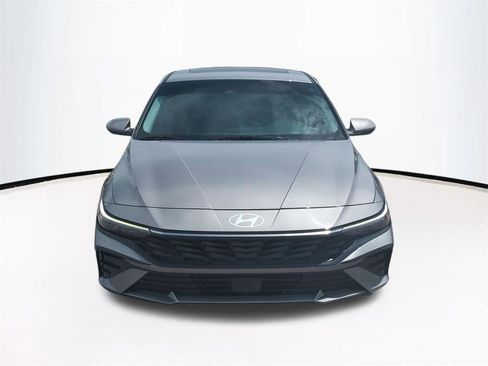 Used 2024 Hyundai Elantra SEL w/ Convenience Package FWD image 3