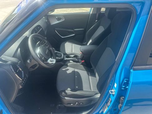 Used 2023 Kia Soul S FWD image 14
