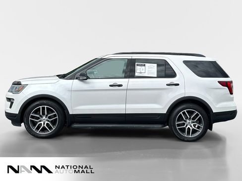 Used 2018 Ford Explorer Sport image 2