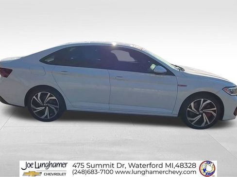Used 2023 Volkswagen Jetta GLI Autobahn image 9