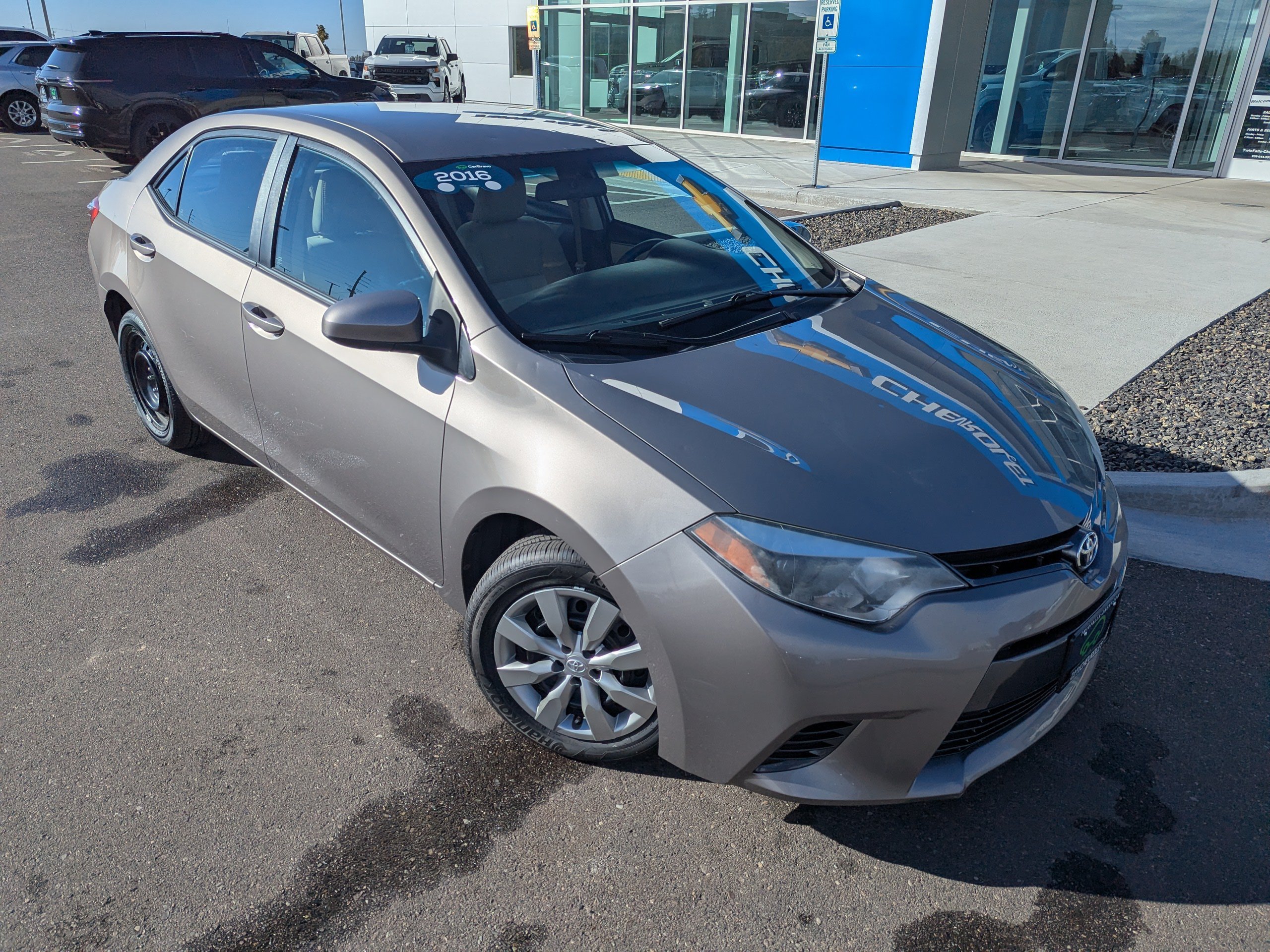 Used 2016 Toyota Corolla LE FWD image 3