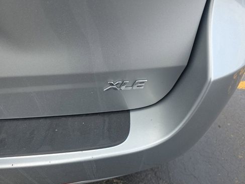 Used 2020 Toyota Sienna XLE image 5