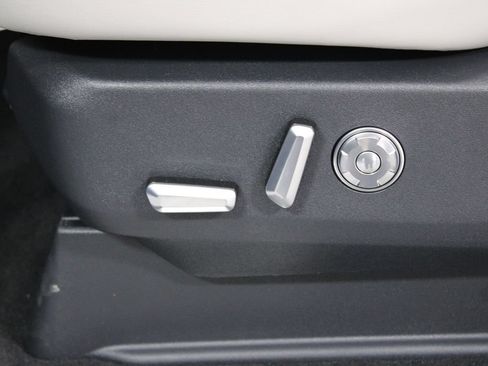 New 2026 Lincoln Navigator L Reserve AWD/4WD image 23