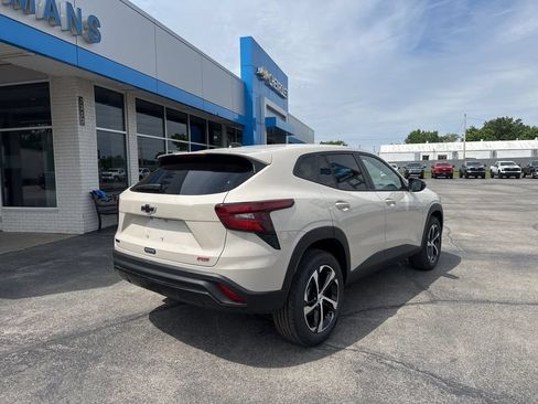 New 2026 Chevrolet Trax RS FWD image 4