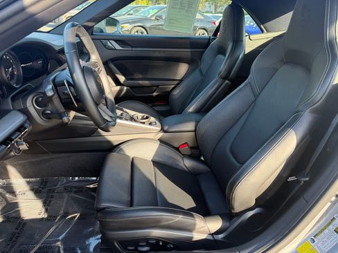 Used 2020 Porsche 911 Carrera S image 11