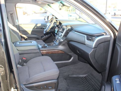 Used 2020 Chevrolet Suburban LS image 11