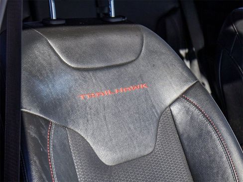 Used 2022 Jeep Compass Trailhawk w/ Trailer Tow Group image 17